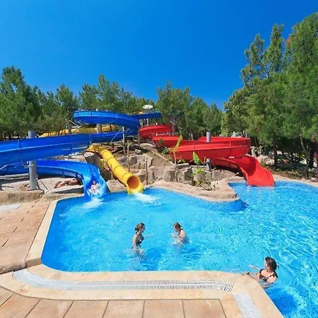 אתר נופש Bodrum Park Yaliciftlik