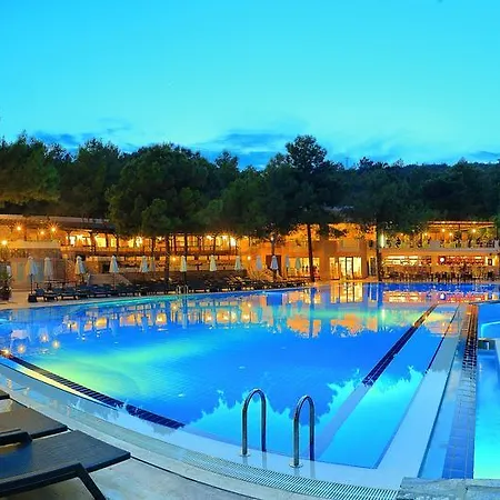 אתר נופש Bodrum Park 4*