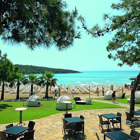 אתר נופש Bodrum Park 4*